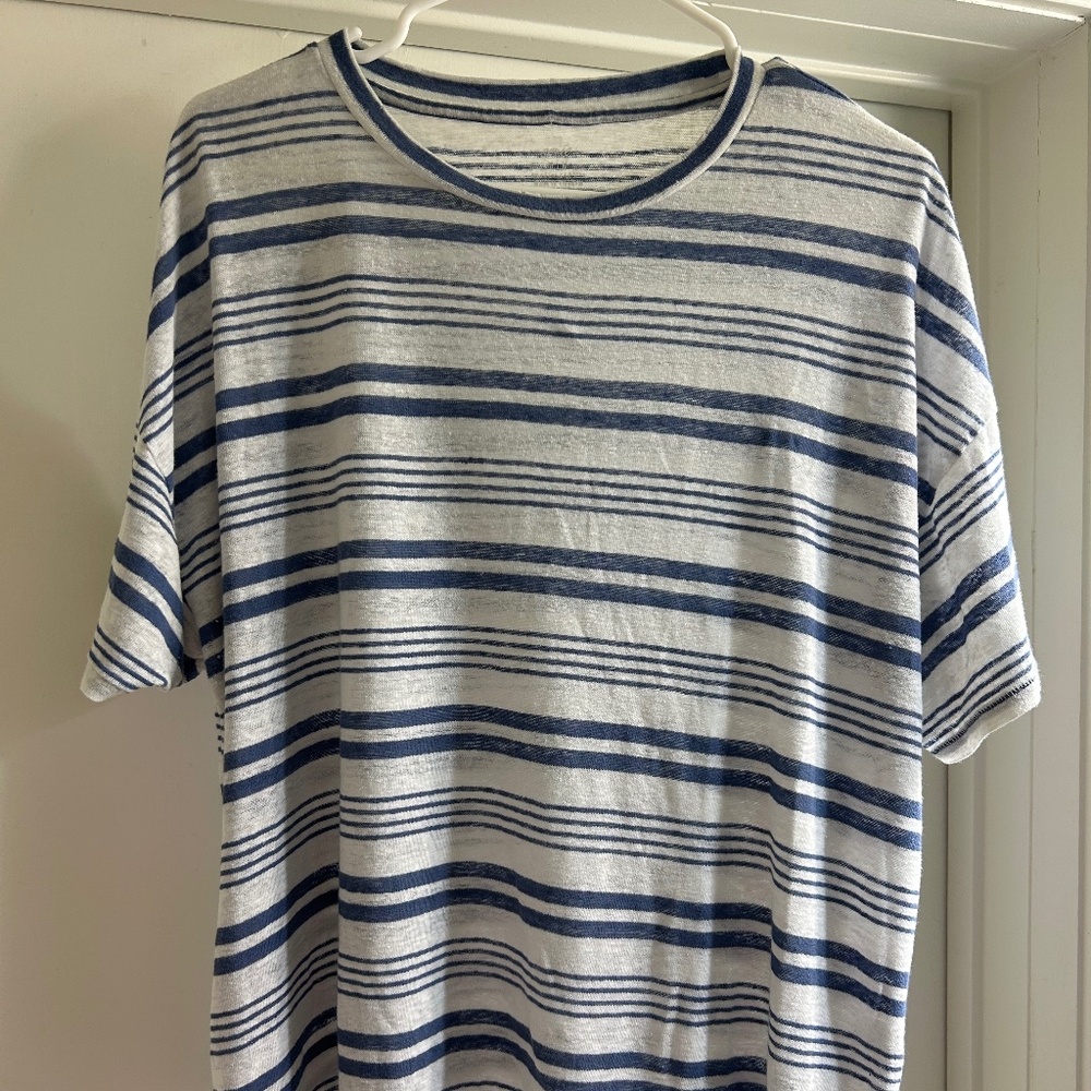Aerie oversized women’s blue and white striped tshirt